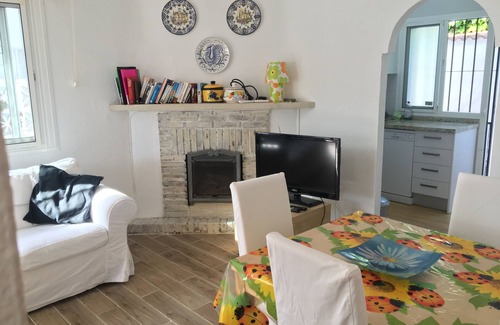 Torremolinos Villa | Casa unifamiliar con piscina, 200m. la playa, restaurantes y tiendas