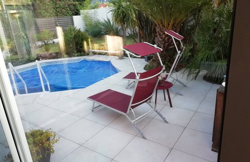 Lion-sur-Mer Casa | Detached house with exotic garden, swimming pool near landing beaches