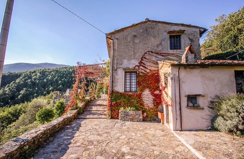 Buti Villa | Casa unifamiliar con piscina privada, 20 km de Pisa y 38 de mar. Zona tranquila