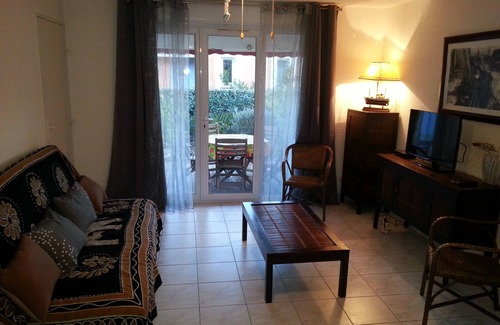 Gruissan Cabina | Pabellón con terrazas, jardín y piscina.