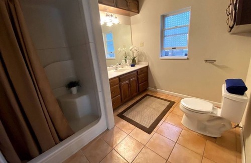 Los Alamos Apartamento | Detached King Suite, Private entrance
