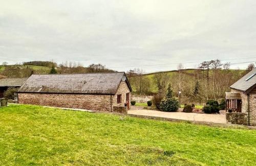 Usk Casa | Detached ONE LEVEL stone barn (Rowan Cottage)