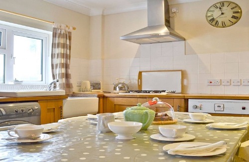 Leek Cabaña | Casa rural independiente en una ubicación idílica con 3 acres de campo de perro seguro y seguro de 6 pies