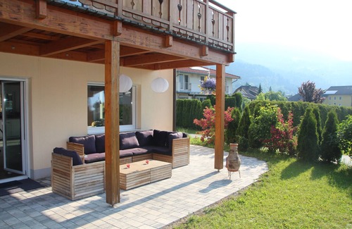 Kotschach-Mauthen Villa | Villa independiente, espaciosa (180m2) justo en la pista de esquí y piscina