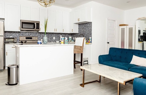 Willow Meadows/Willowbend Area Apartamento | Detached Studio apartment with outdoor pool