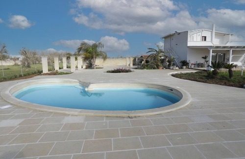 Leverano Apartamento | Detached villa with pool 11x5