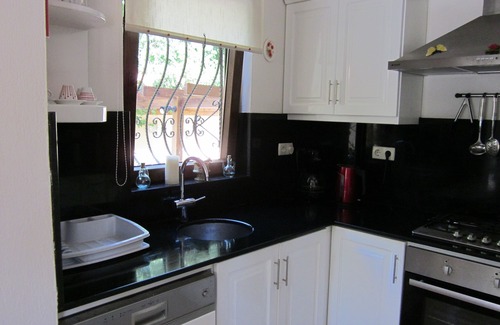 Dalyan City Center Villa | Villa independiente amurallada y cerrada con WI FI, piscina privada, jacuzzi separado.