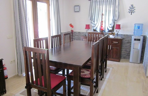 Dalyan City Center Villa | Villa independiente amurallada y cerrada con WI FI, piscina privada, jacuzzi separado.