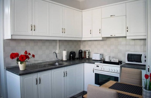 Zipari Casa | Detatched House - 1km From the Beach