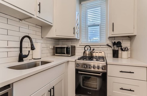 City Park Apartamento | Detroit by Modern Midstay / On City Park! #T22