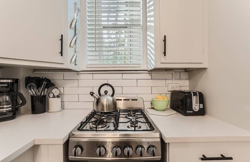 City Park Apartamento | Detroit by Modern Midstay On City Park! #T12