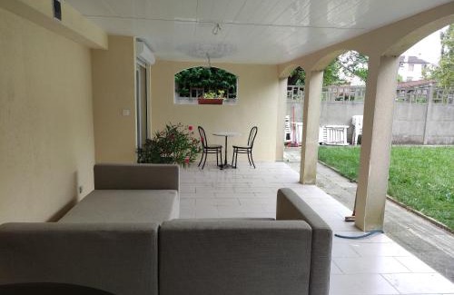 Valenton Apartamento | deux pièces calme sur jardin