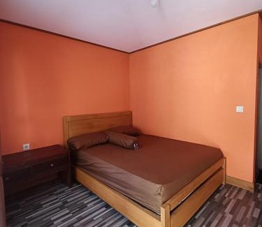 Bayan Casa | Dev Guesthouse and Restaurant
