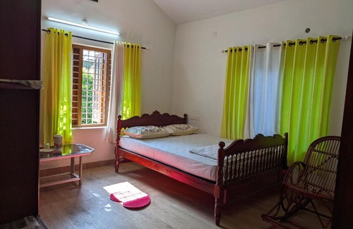 Chirayinkil Casa | Devi Homestay for Family and Ladies