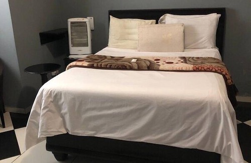 Greater Johannesburg Metropolitan Area Casa | Devine lodge Yeovile