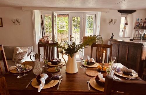 Oakfordbridge Casa | Devon 6-Bed Cottage with Country Views & Parking