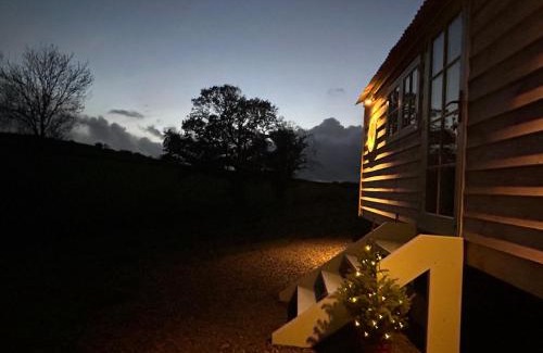 Chittlehampton Casa | Devon Peaceful shepherds hut with hammock