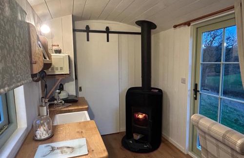 Chittlehampton Casa | Devon Peaceful shepherds hut with hammock