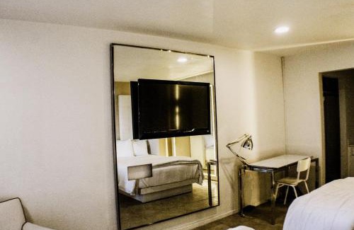 Rosamond Hotel | Devonshire Inn Motel