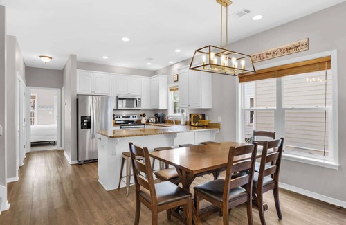 Santa Rosa Beach Casa | Dew Drop Inn - Santa Rosa Retreat, Walk to Beach, Pools & More!