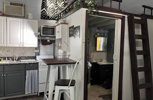 Spiro Cabina | Dew's Cabin is just 10 minutes from Fort Smith, Arkansas.