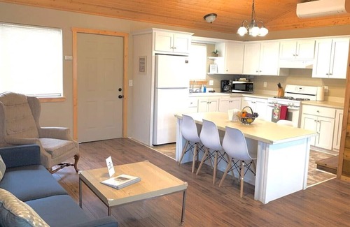Dunlap Casa | Dewy Meadow Chalet B-Sequoia King's Canyon NP