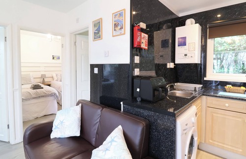 Watermouth Cabaña | DEXTER'S LODGE, pet friendly, country holiday cottage in Ilfracombe