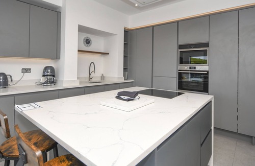 Amble Casa | Dexters Den - Stunning large 3 bedroom cottage with sea views