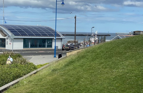 Amble Casa | Dexters Den - Stunning large 3 bedroom cottage with sea views