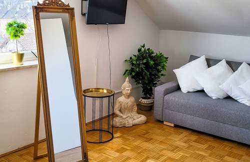 Freilassing Apartamento | DG Rechts 40m 2-Zimmer Wohnung