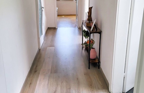 Freilassing Apartamento | DG Rechts 40m 2-Zimmer Wohnung