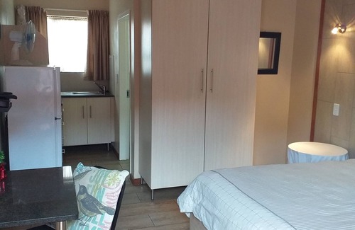 Emalahleni Casa | DH Guest House