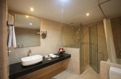 Dhaka Hotel | Dhaka Regency Hotel & Resort