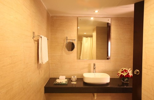 Dhaka Hotel | Dhaka Regency Hotel & Resort