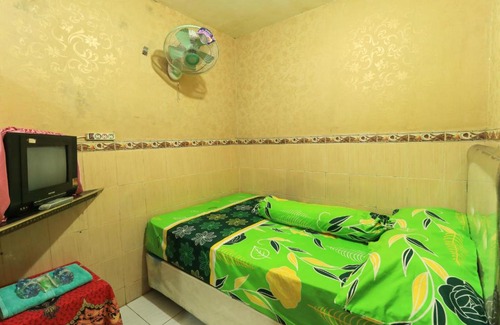 Bungurasih Casa | Dharmawati Homestay Syariah at Terminal Purabaya