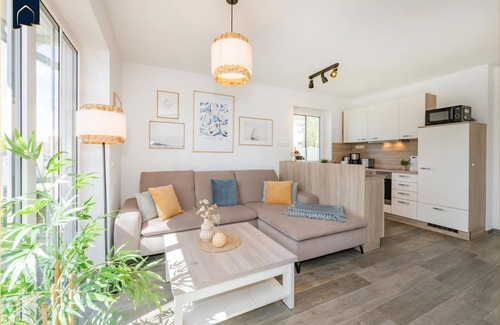 Korswandt Casa | DHH Meerseensucht - Landhausstil-ferienwohhnung für bis zu 5 Gäste, mit Whirlwanne, Sauna und Kamin