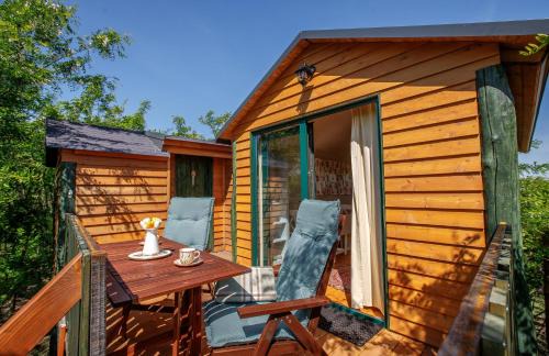Lovasbereny Apartamento | Dióliget - Csendes Rejtek Lombház
