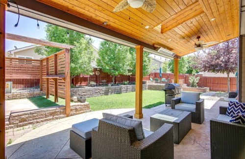 Commerce City Casa | DIA/Airport retreat I 20 mins to Downtown Denver