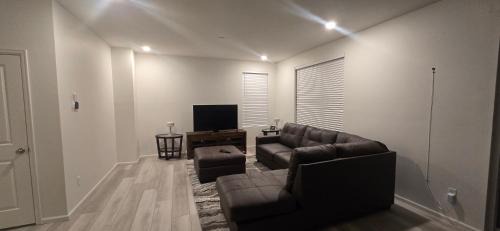 Commerce City Villa | DIA Easy Rest and Stay