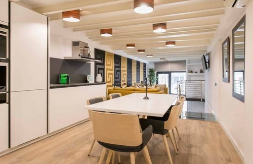 Dreta de l'Eixample Apartamento | Diagonal Amazing 3BD with private garden