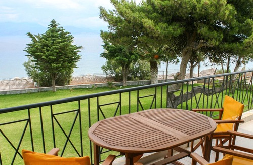 Sarakiniko Apartamento | Diakopto frente a la playa, apartamento familiar de confort 3BR (Punda Beach)