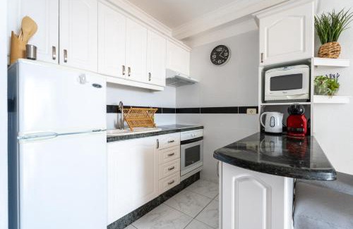 Los Cristianos Apartamento | Diamante Azul - Pool & Sea View, Heated Pool