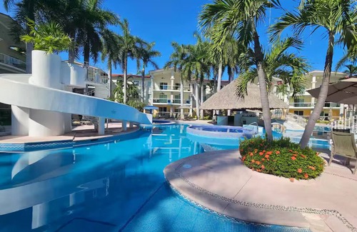 Bahía Puerto Marqués Apartamento | Condominio Diamante Lakes, enfrente de Arena GNP