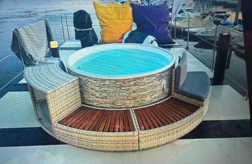Lisanza Alquiler De Eote | DIAMOND Bigigio House Boat