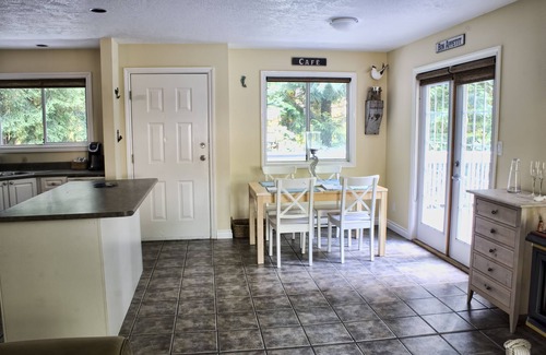 Juan de Fuca Electoral Area Cabaña | Diamond Cottage, cerca de Sooke, Shirley y Port Renfrew. 40 minutos a Victoria