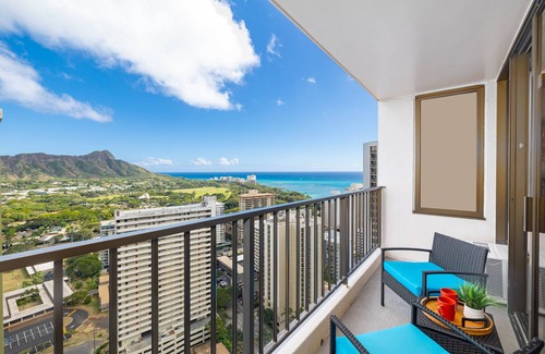 Waikiki Apartamento | Diamond Head and Ocean views with King Bed and Parking