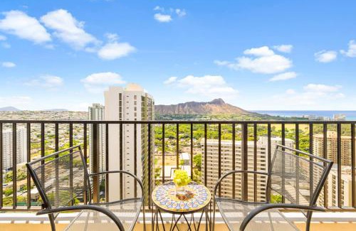 Waikiki Apartamento | Diamond Head Dreams Beach Condo with Ocean View!