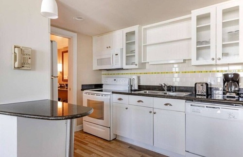 Northeast Virginia Beach Villa | Diamond Resorts Ocean Beach Club - 2 Bed Lock-off Access. Oceanfront