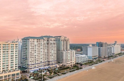 Northeast Virginia Beach Villa | Diamond Resorts Ocean Beach Club - 2 Bed Lock-off Access. Oceanfront