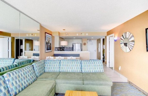 Northeast Virginia Beach Villa | Diamond Resorts Boardwalk Resort and Villas - 1 Bedroom - City View